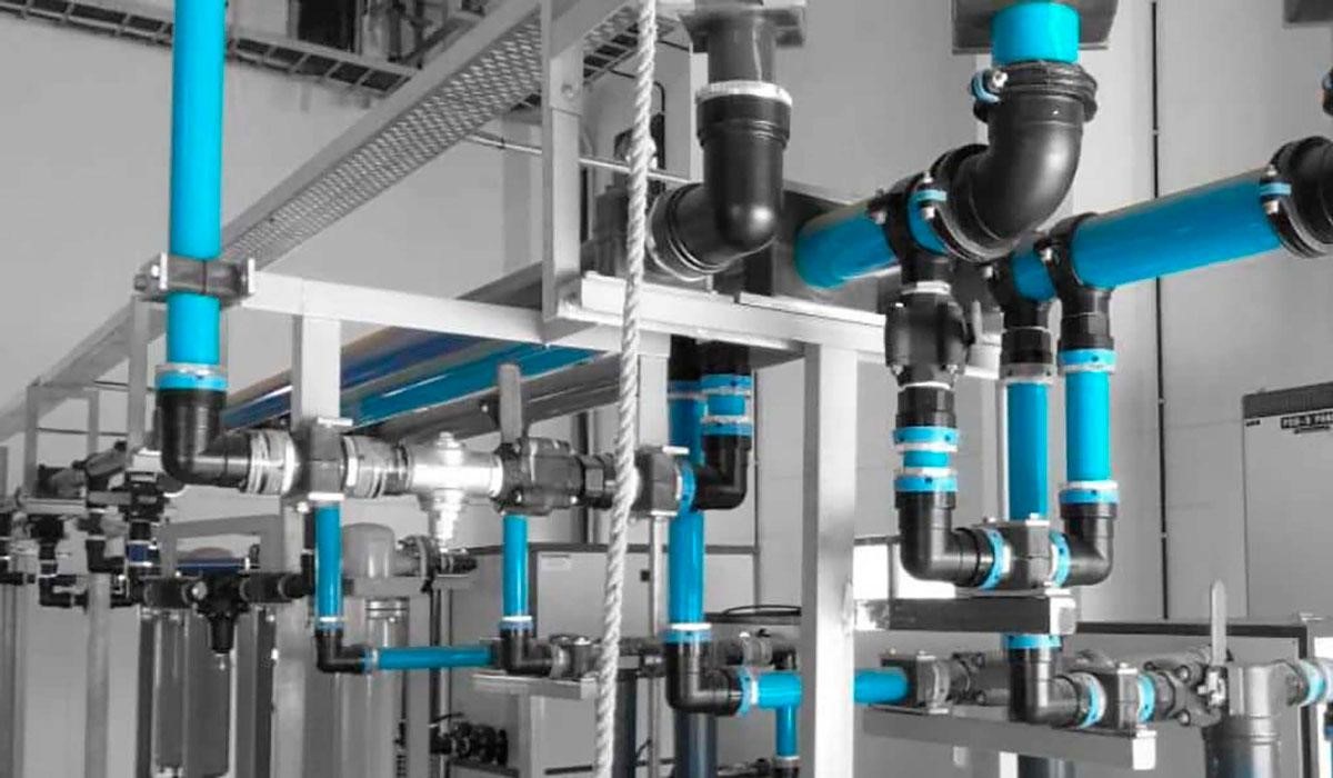 Industrial compressed air piping installation